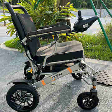 A Guide to Selecting the Right Electric Wheelchair